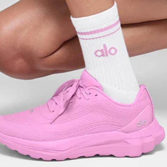 ALO Yoga Accessories - Alo Unisex Half-Crew Throwback Sock Whit & Pink Size Med